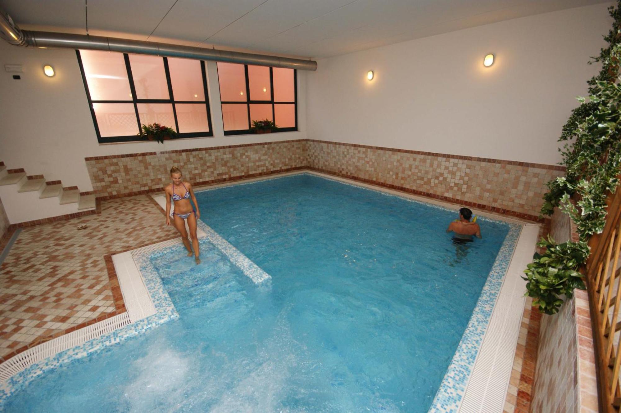 Aparthotel Borgo Dei Limoni 3*